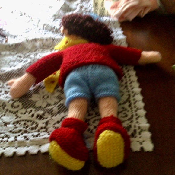 Noddy Doll knitted - Picture 10 of 10